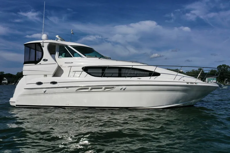 The Image of Sea Ray 390 Motor Yacht 2004 - 0