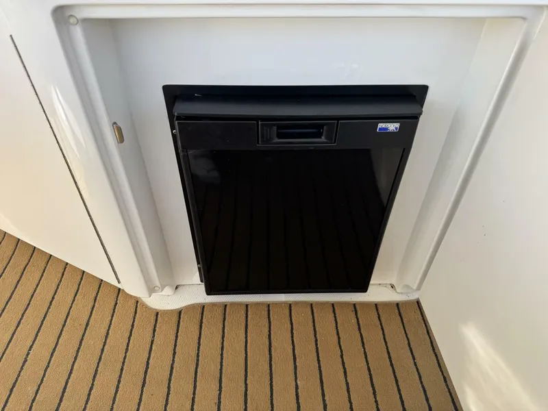 Slide: The Image of Sea Ray 390 Motor Yacht 2004 - 12