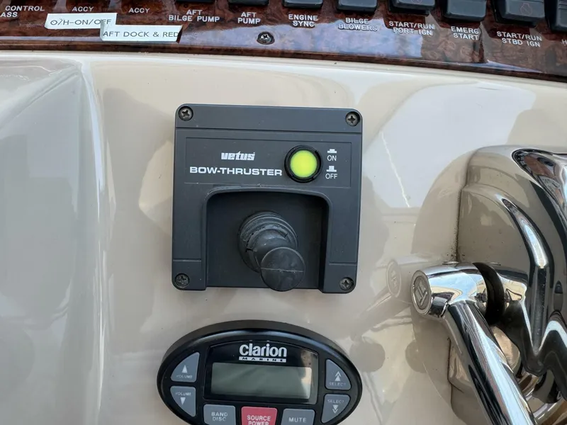 Slide: The Image of Sea Ray 390 Motor Yacht 2004 - 16