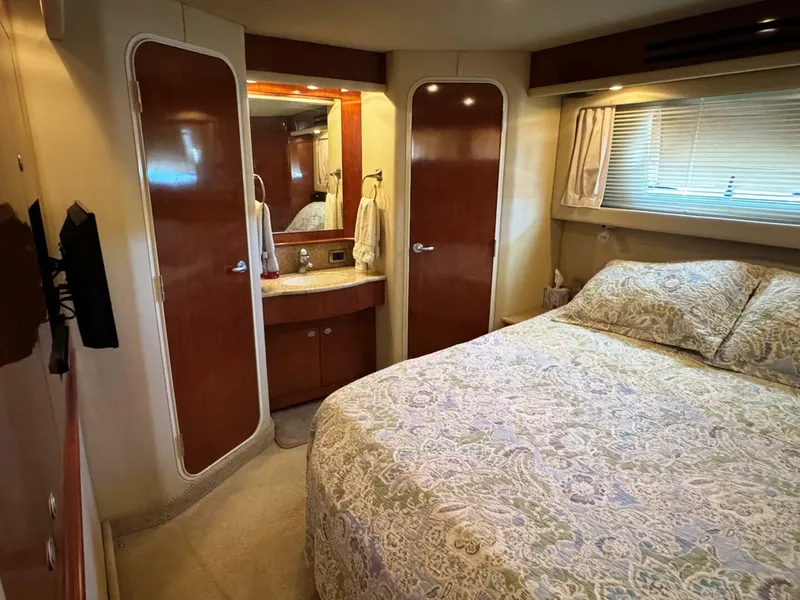 Slide: The Image of Sea Ray 390 Motor Yacht 2004 - 26