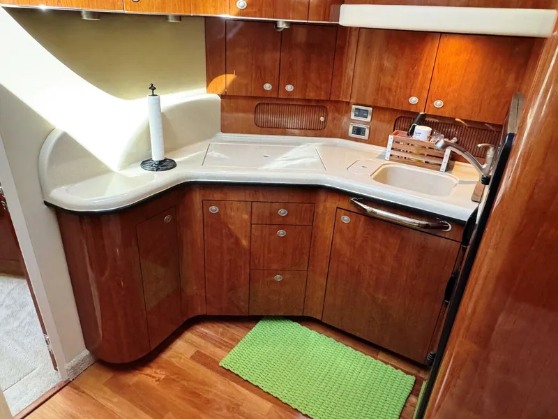 Slide: The Image of Sea Ray 390 Motor Yacht 2004 - 31
