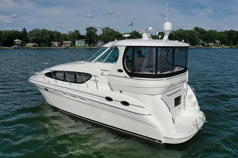 Slide: The Image of Sea Ray 390 Motor Yacht 2004 - 4