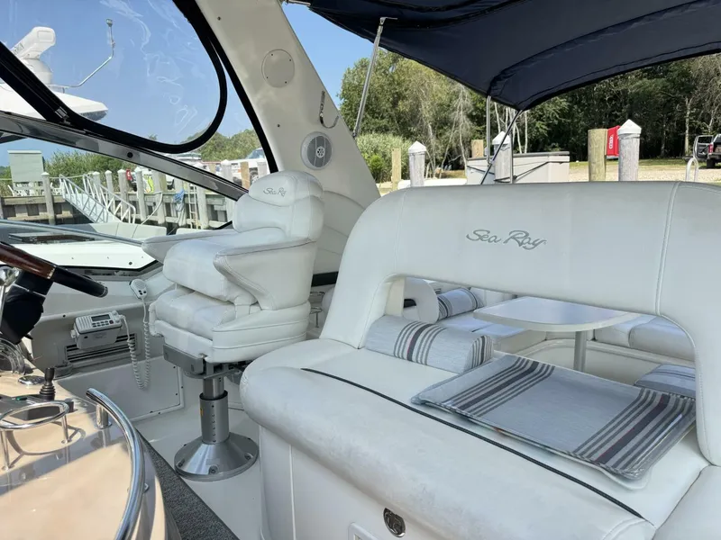 Slide: The Image of Sea Ray 420 Sundancer 2003 - 14