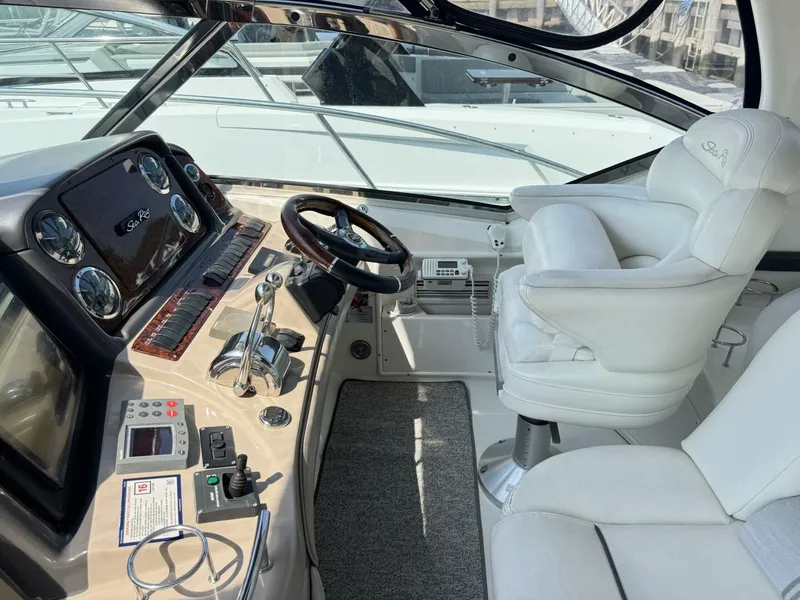 Slide: The Image of Sea Ray 420 Sundancer 2003 - 15
