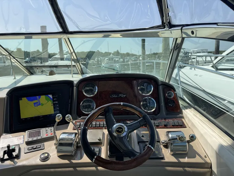 Slide: The Image of Sea Ray 420 Sundancer 2003 - 16