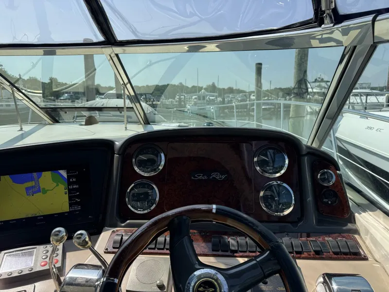 Slide: The Image of Sea Ray 420 Sundancer 2003 - 17