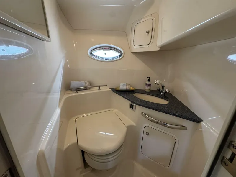 Slide: The Image of Sea Ray 420 Sundancer 2003 - 32