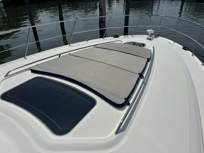 Slide: The Image of Sea Ray 420 Sundancer 2003 - 35