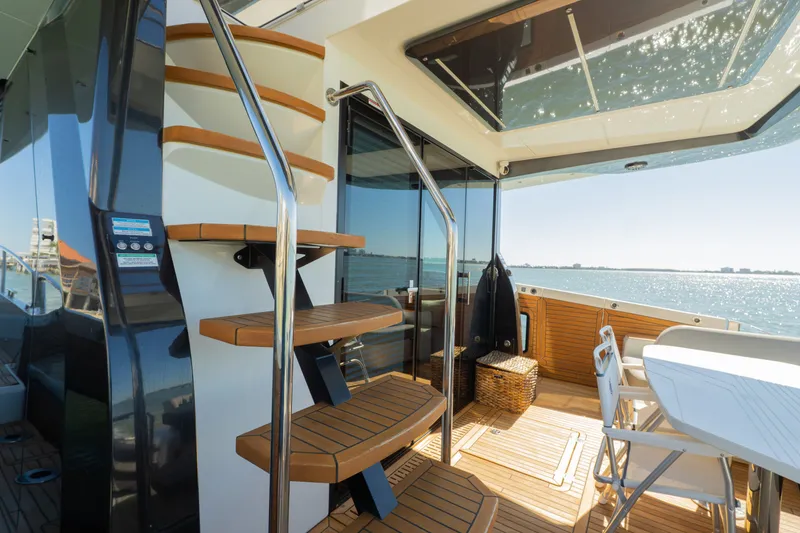 Slide: The Image of Galeon 560 FLY 2024 - 12