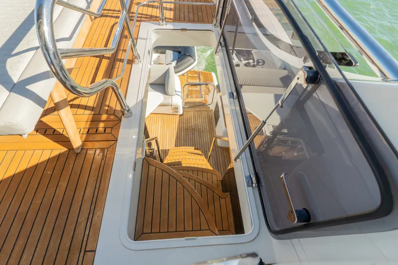 Slide: The Image of Galeon 560 FLY 2024 - 19