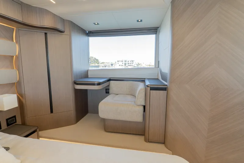 Slide: The Image of Galeon 560 FLY 2024 - 46