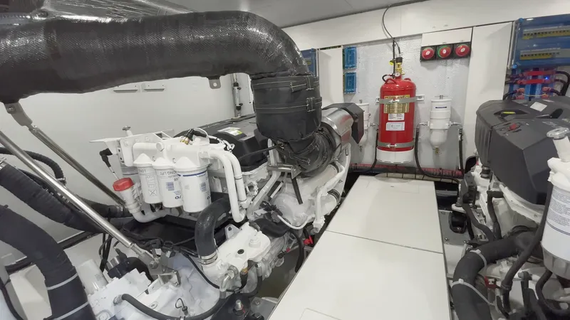 Slide: The Image of Galeon 560 FLY 2024 - 57