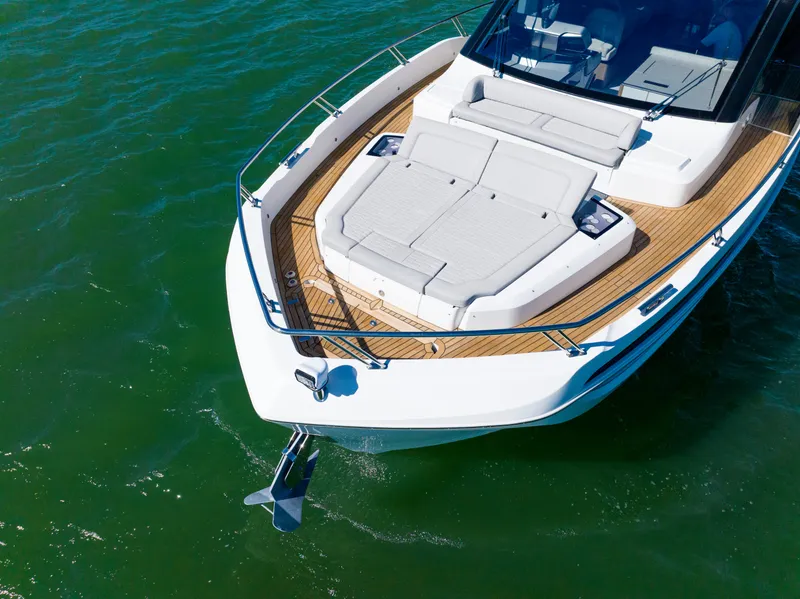 Slide: The Image of Galeon 560 FLY 2024 - 7