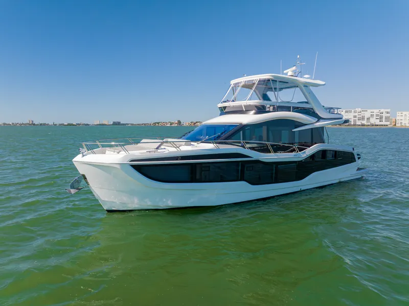 Slide: The Image of Galeon 560 FLY 2024 - 9