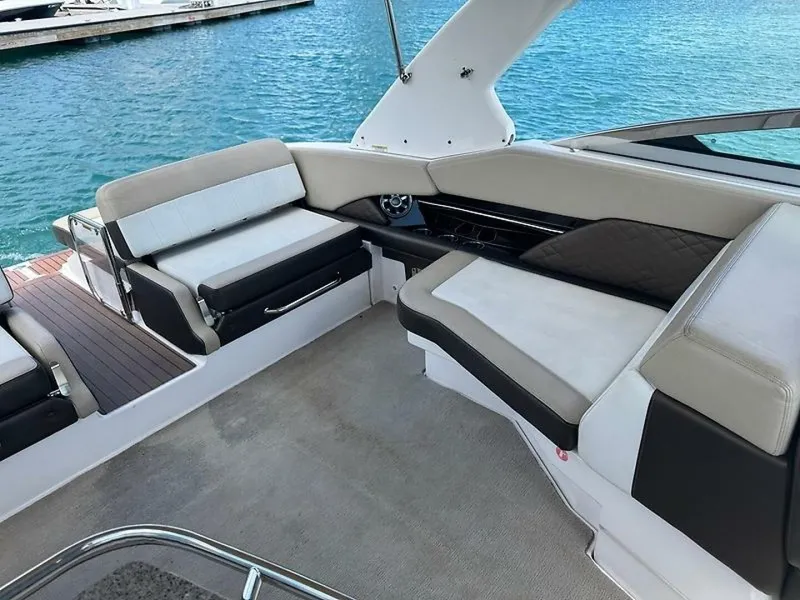 Slide: The Image of Regal 3200 Bowrider 2013 - 10