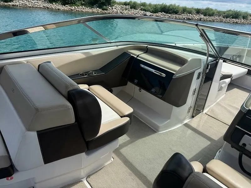 Slide: The Image of Regal 3200 Bowrider 2013 - 15