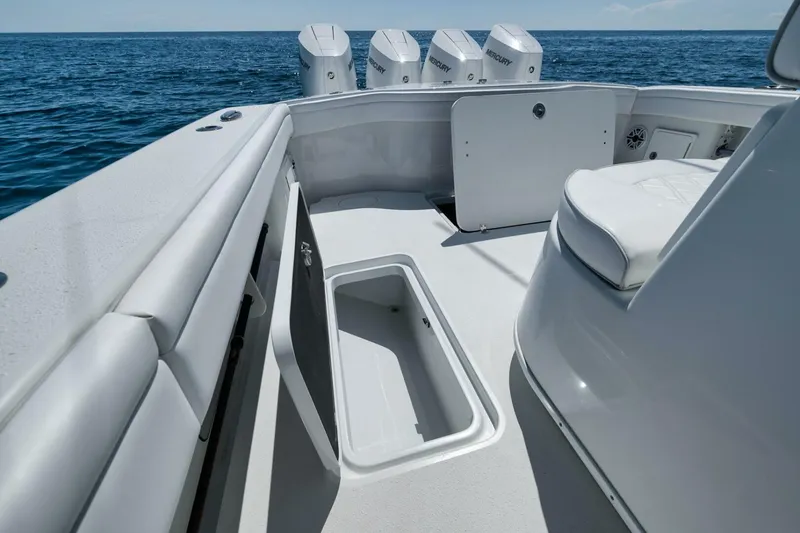 Slide: The Image of Yellowfin 39' Offshore 2023 - 28