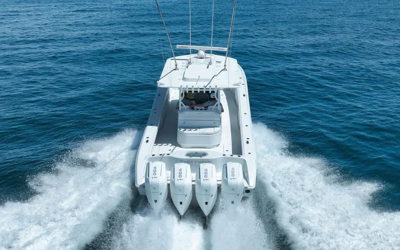 Slide: The Image of Yellowfin 39' Offshore 2023 - 4