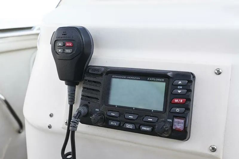 Slide: The Image of Sea Ray 340 Sundancer 2001 - 15