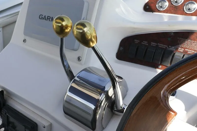 Slide: The Image of Sea Ray 340 Sundancer 2001 - 17