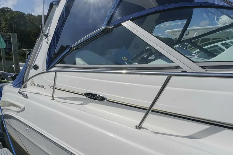 Slide: The Image of Sea Ray 340 Sundancer 2001 - 18