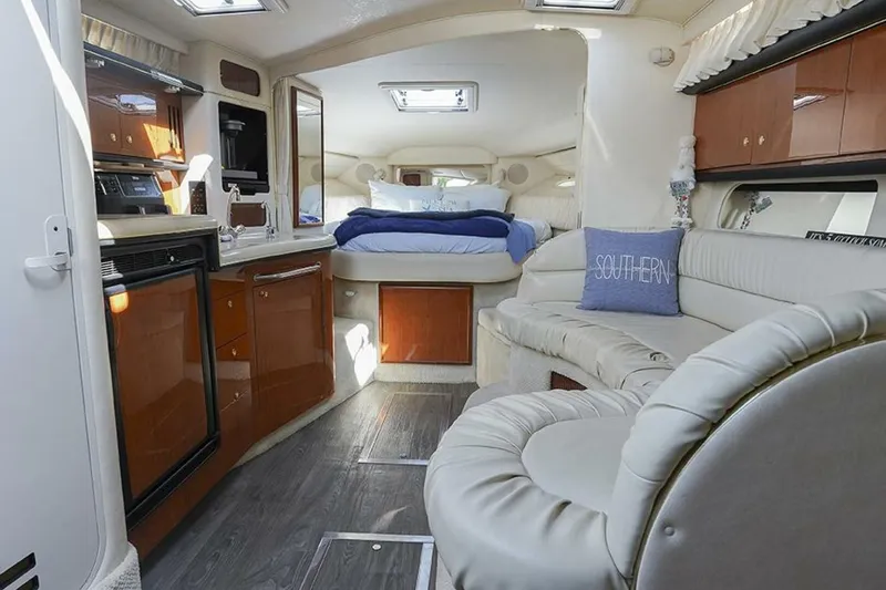 Slide: The Image of Sea Ray 340 Sundancer 2001 - 24