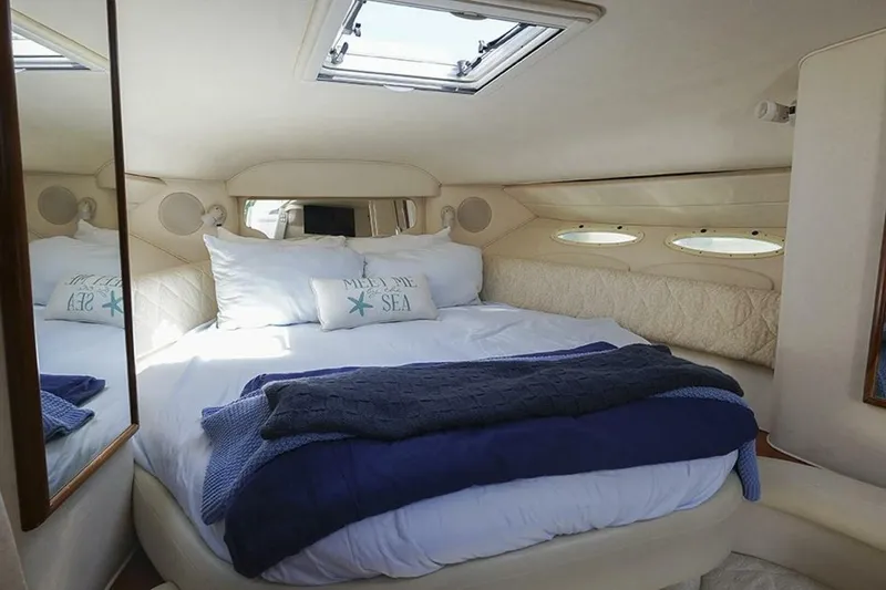 Slide: The Image of Sea Ray 340 Sundancer 2001 - 27