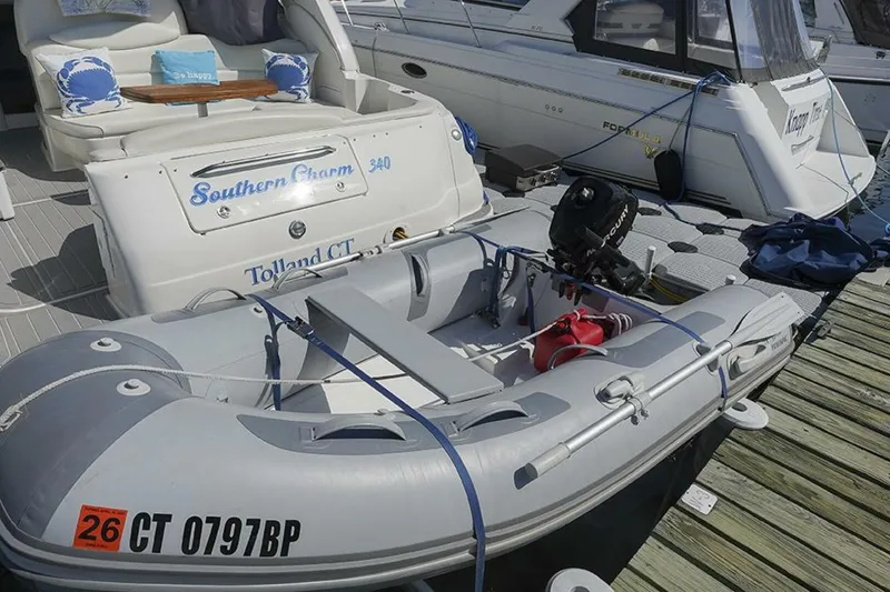 Slide: The Image of Sea Ray 340 Sundancer 2001 - 33