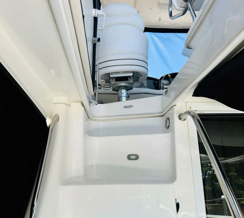 Slide: The Image of Sea Ray 44 Sedan Bridge 2008 - 8