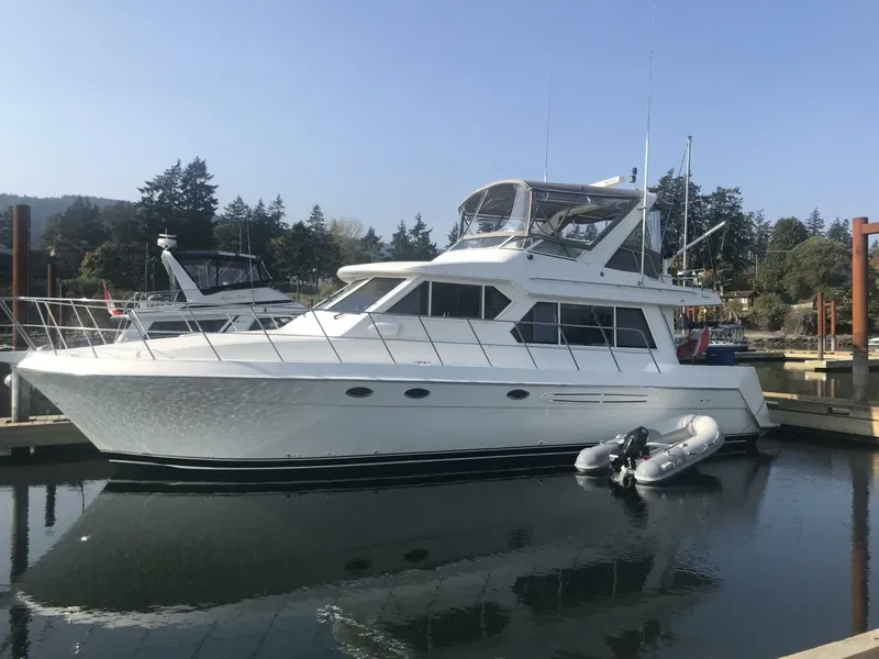 The Image of Navigator 4400 pilot house 2004 - 0