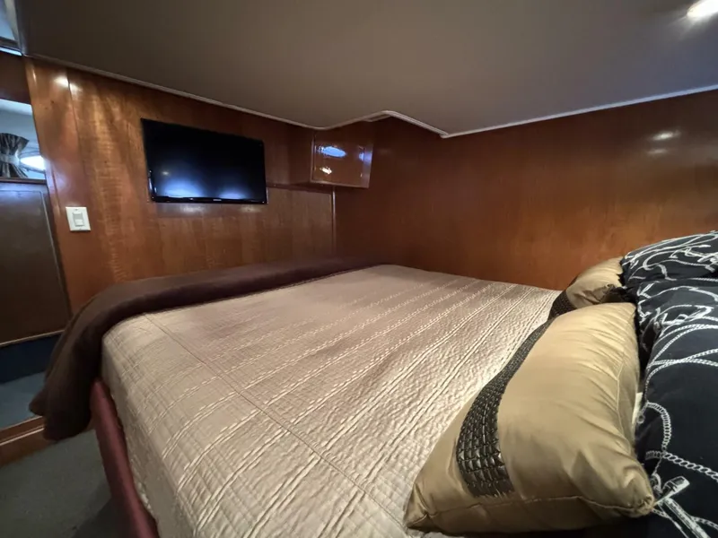Slide: The Image of Navigator 4400 pilot house 2004 - 12