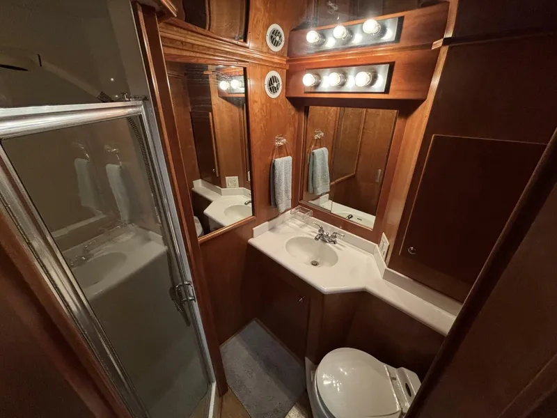 Slide: The Image of Navigator 4400 pilot house 2004 - 14