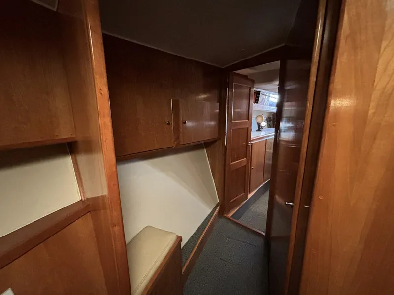 Slide: The Image of Navigator 4400 pilot house 2004 - 15