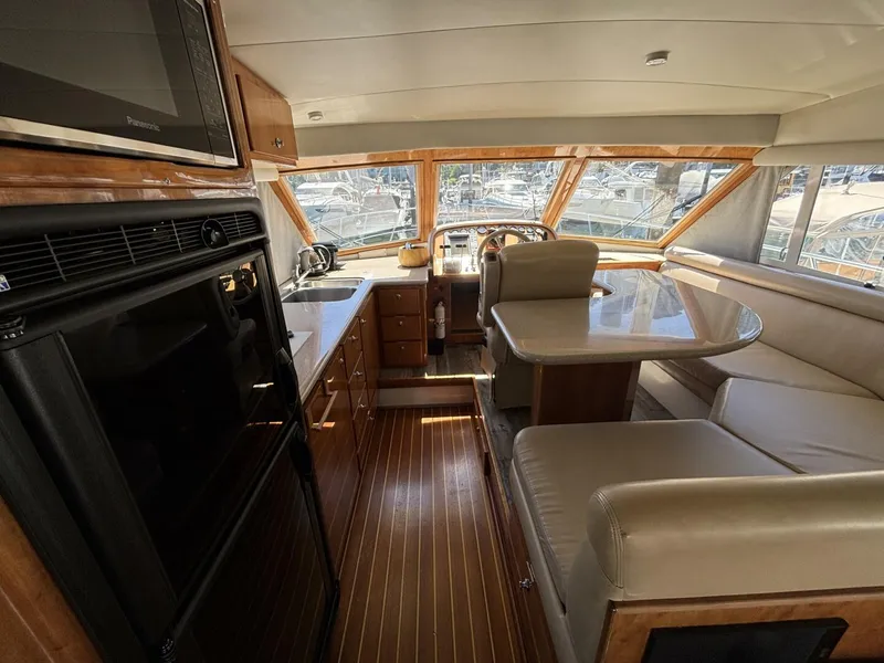 Slide: The Image of Navigator 4400 pilot house 2004 - 3