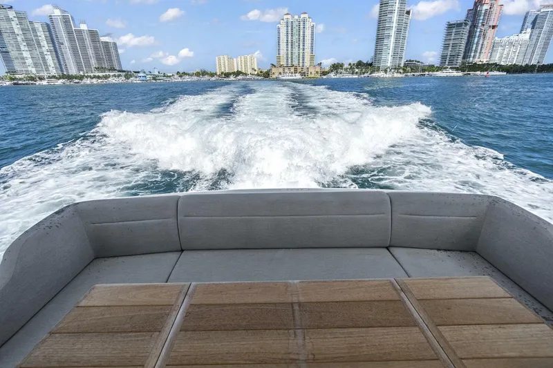 Slide: The Image of Sunseeker Manhattan 66 2019 - 3