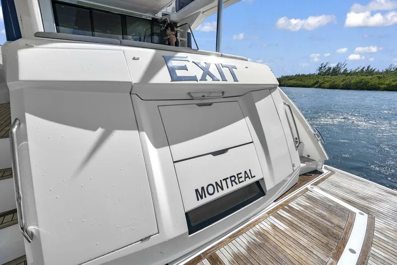 Slide: The Image of Sunseeker Manhattan 66 2019 - 6