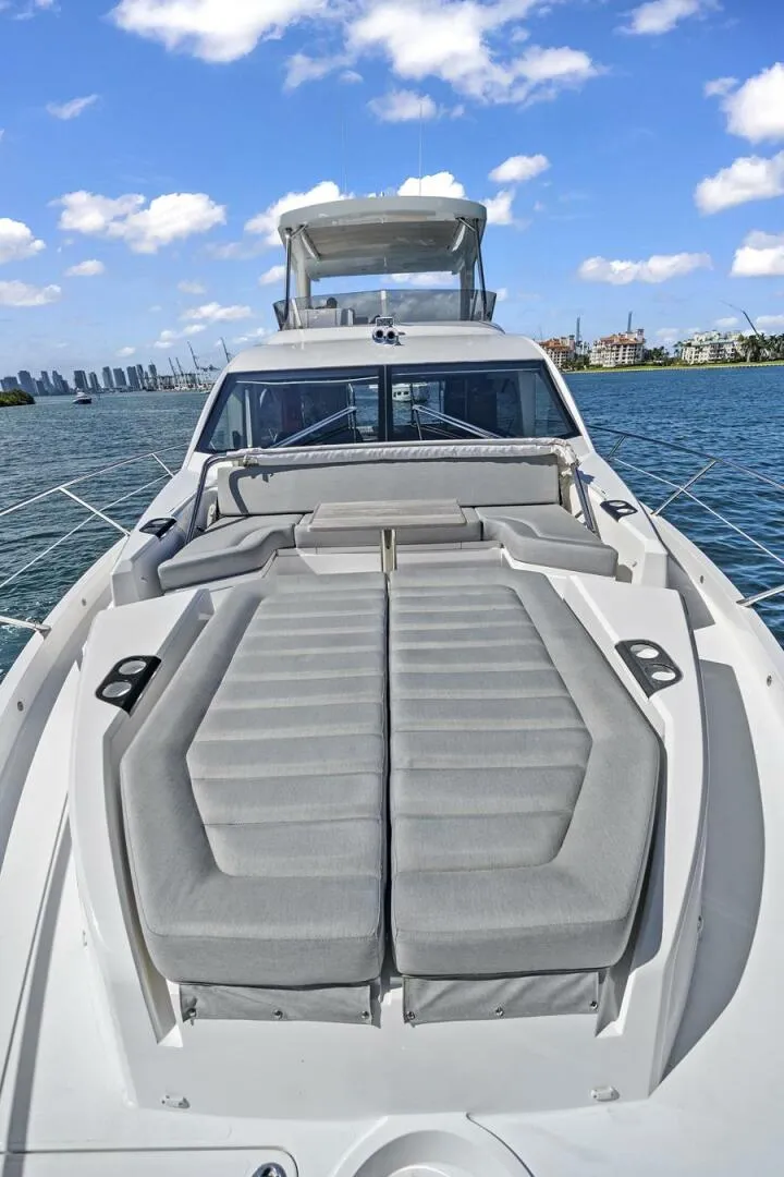 Slide: The Image of Sunseeker Manhattan 66 2019 - 8