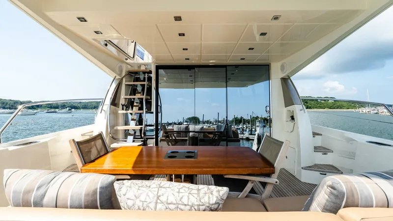 Slide: The Image of Prestige 550 Flybridge 2014 - 14