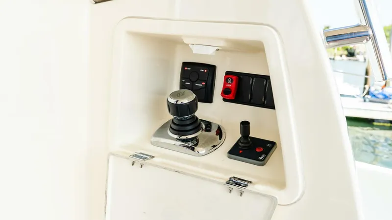 Slide: The Image of Prestige 550 Flybridge 2014 - 17
