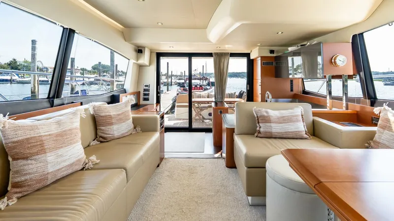 Slide: The Image of Prestige 550 Flybridge 2014 - 18