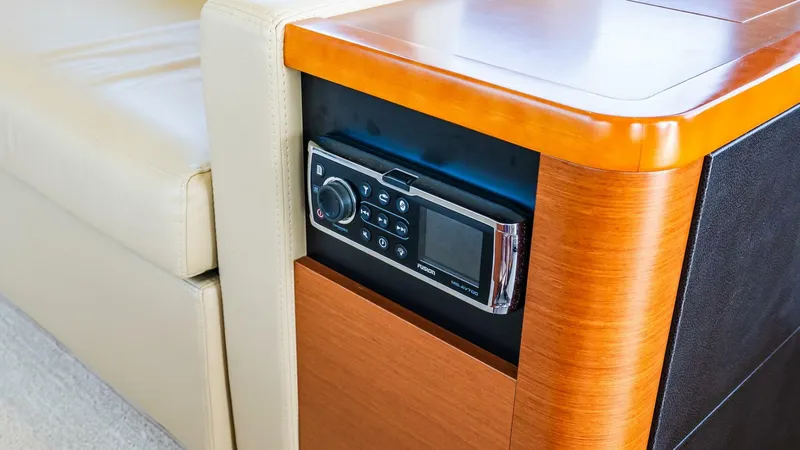 Slide: The Image of Prestige 550 Flybridge 2014 - 25