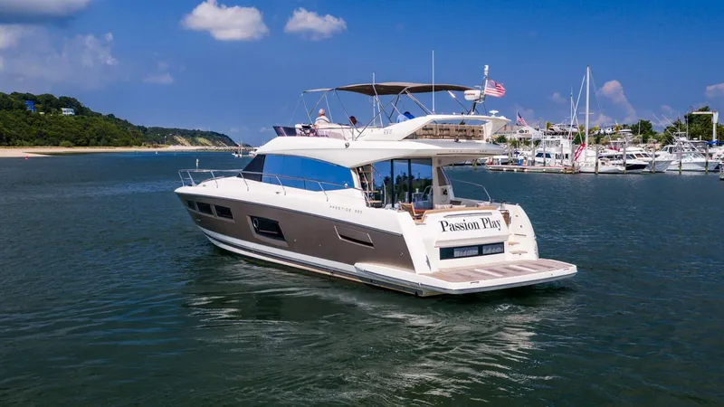 Slide: The Image of Prestige 550 Flybridge 2014 - 3