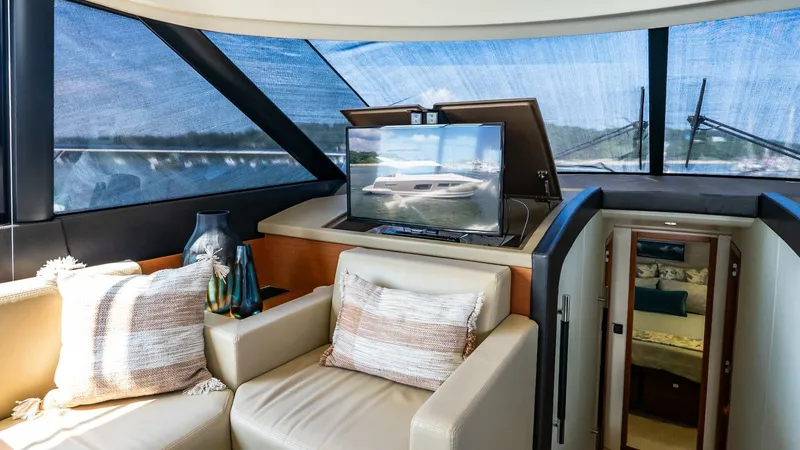 Slide: The Image of Prestige 550 Flybridge 2014 - 30