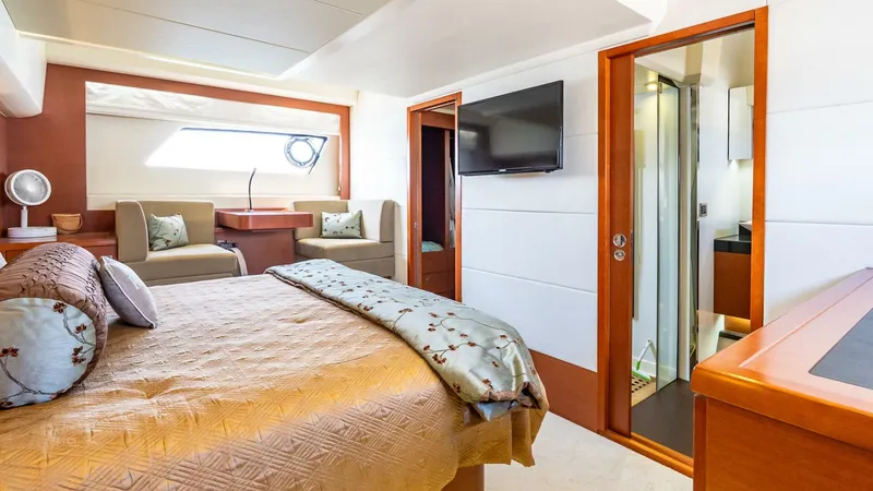 Slide: The Image of Prestige 550 Flybridge 2014 - 37