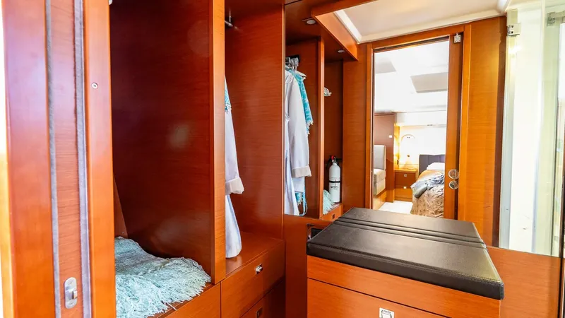 Slide: The Image of Prestige 550 Flybridge 2014 - 45