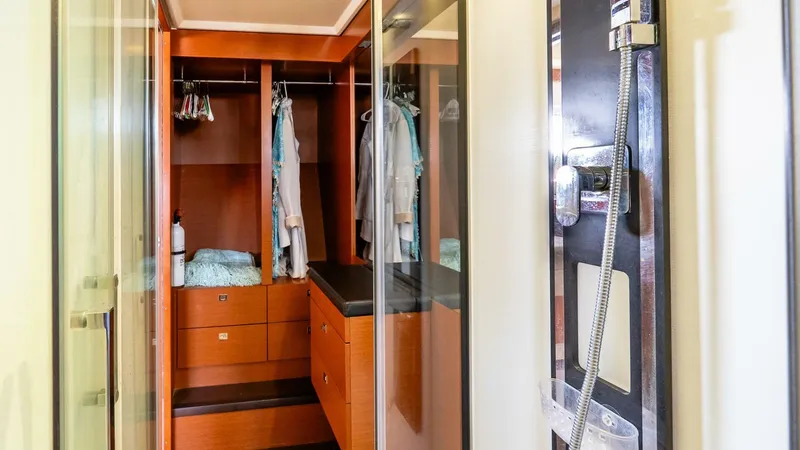 Slide: The Image of Prestige 550 Flybridge 2014 - 46