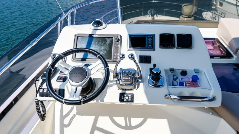 Slide: The Image of Prestige 550 Flybridge 2014 - 54