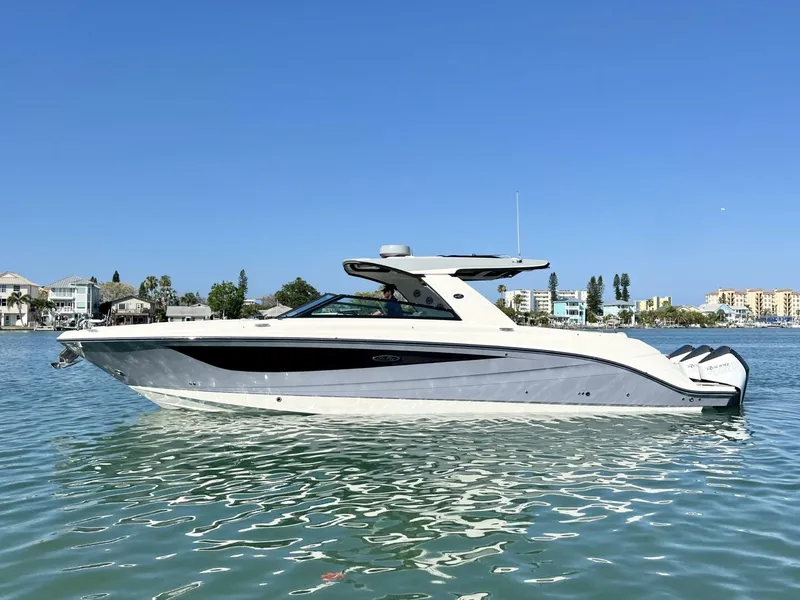 Slide: The Image of Sea Ray SLX 400 OB 2022 - 3