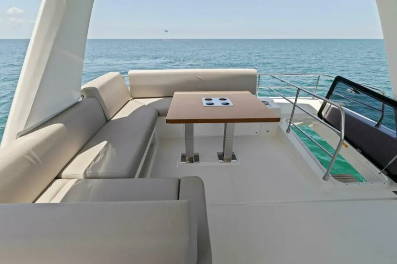 Slide: The Image of Prestige 590 Flybridge 2022 - 47