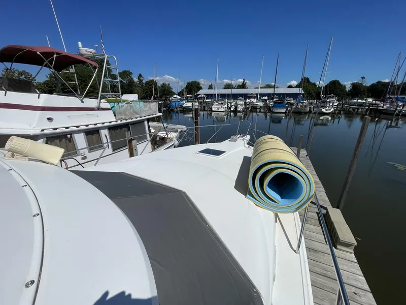 Slide: The Image of Silverton 34 Motor Yacht 1994 - 4